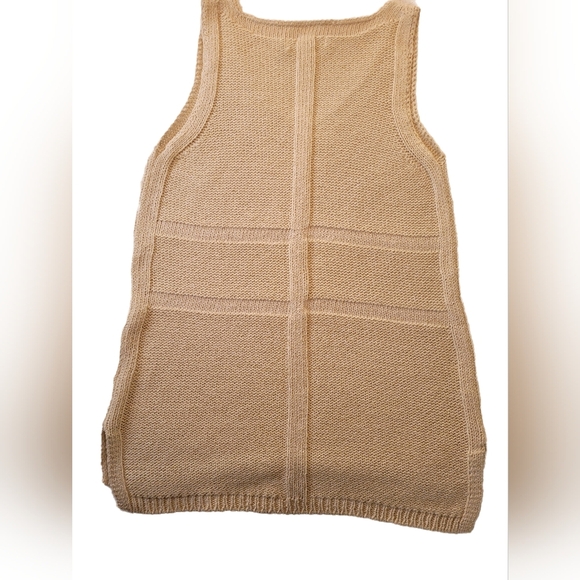 Liz Claiborne Tan Knit Sleeveless Shirt With Gold Shimmer. Small - Picture 2 of 4